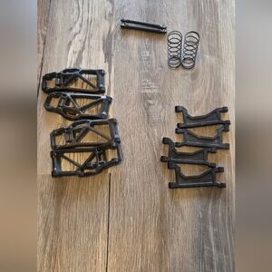 Stock TRAXXAS MAXX suspension kit